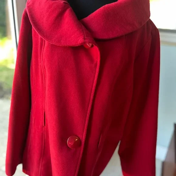 CENTIGRADE Size XL Red Short Winter Coat with Large Red Buttons - Picture 3 of 7